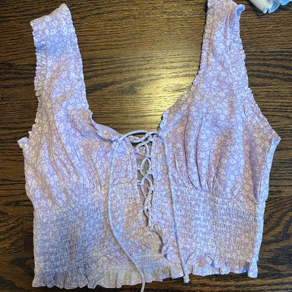 Sky and Sparrow Tops - Adorable purple floral tank top from tillys!